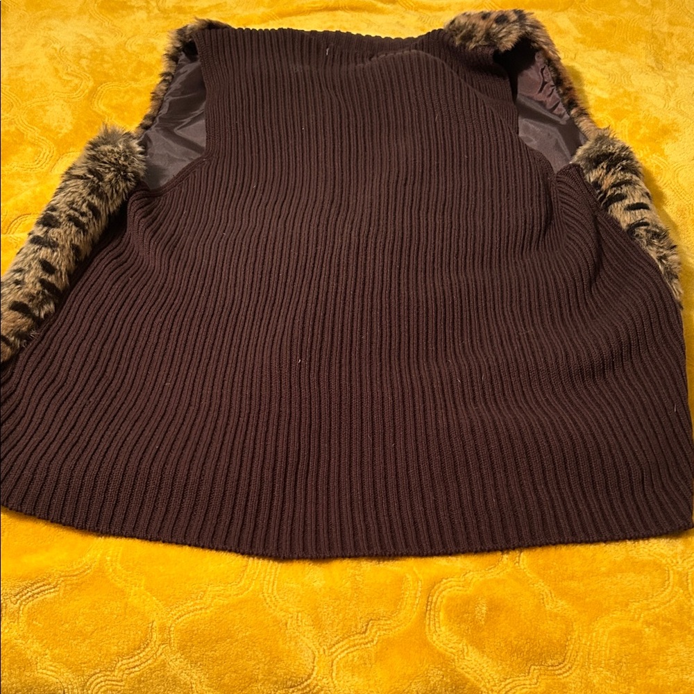 Leopard Print Faux Fur women’s vest with pockets, size medium NWT - Picture 7 of 9